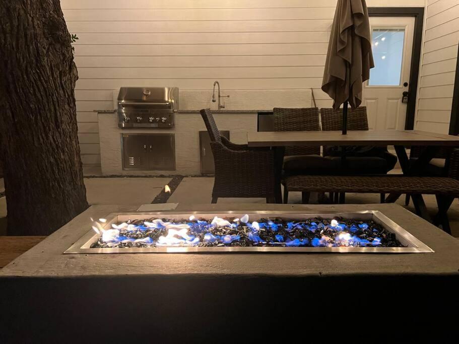 Lamar Villa-3 Bed 2.5 Bath With Outdoor Kitchen San Antonio Bagian luar foto